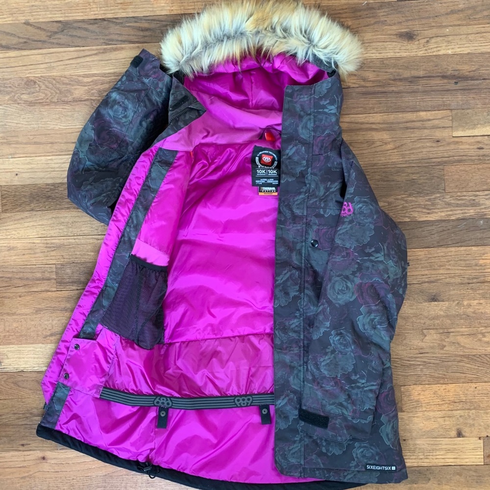 686 Women’s Dream insulated snowboard jacket roses
